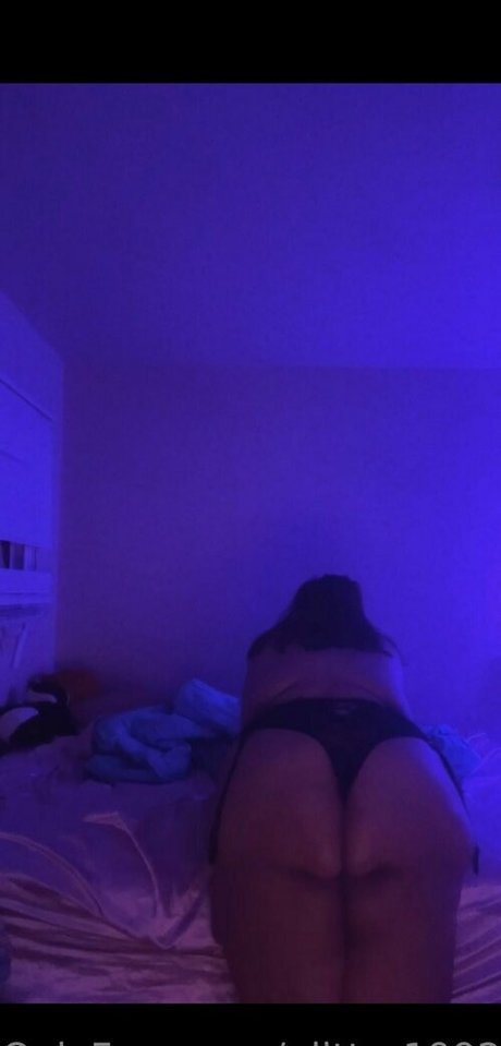 glitter1992 pornstar adult image