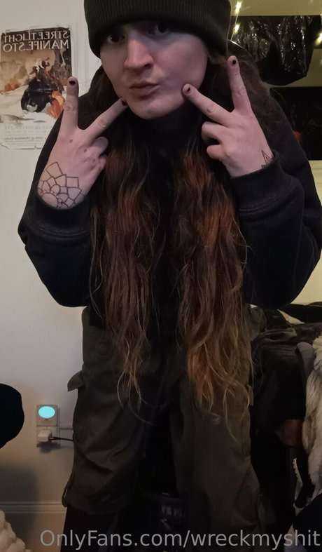 wreckmyshit model top photos