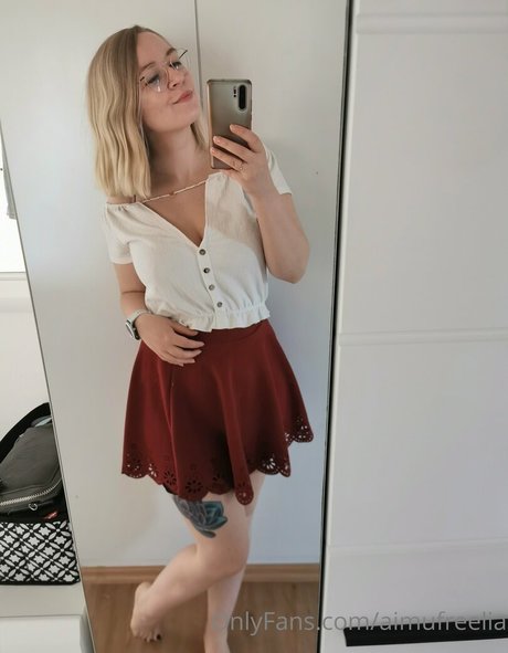 AimuCosplay xxx pornstar photo