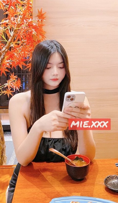 miefree hot actress photo