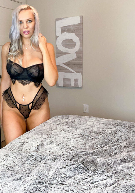 layla bunni pornstar sexy photos