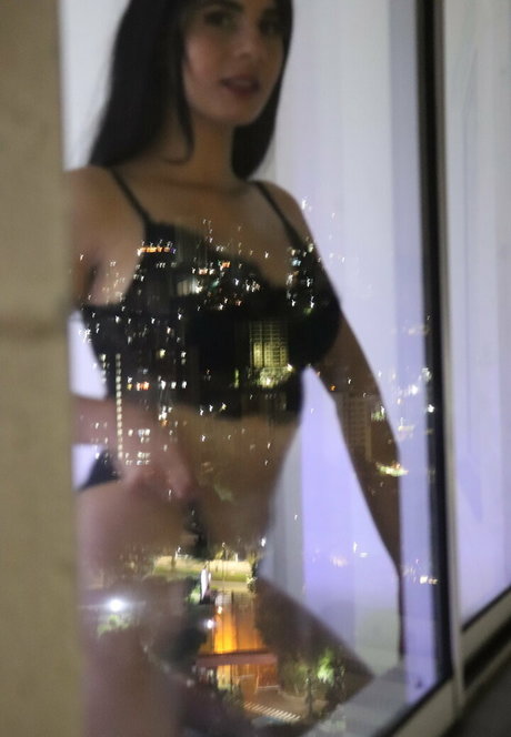 amandarabbit top model img