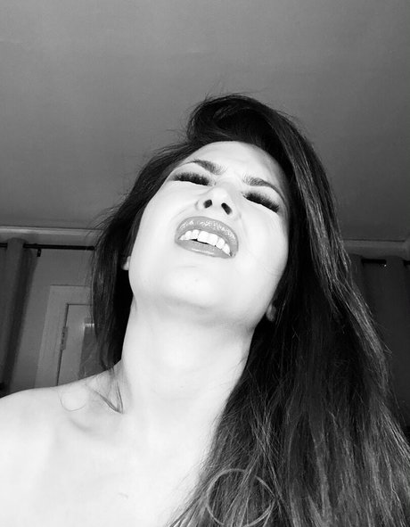 Tessafowler star hot photo