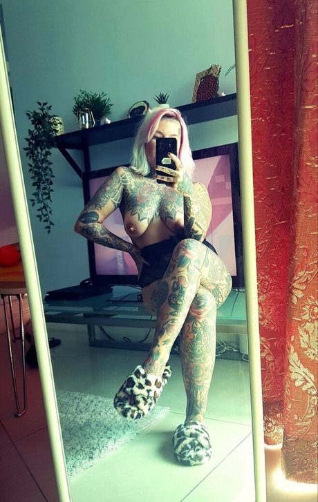 Summer Raye model naked picture