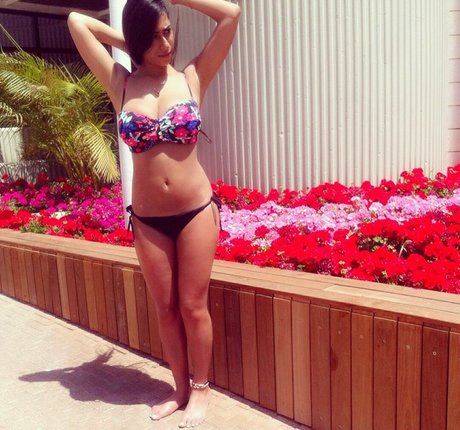 Tal Halika star free photos