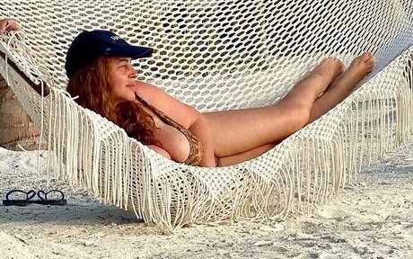 Serena Roberti model images