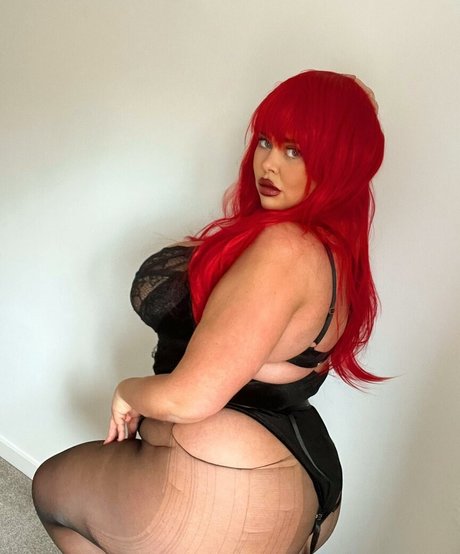 Susannah Elizabeth adult model img