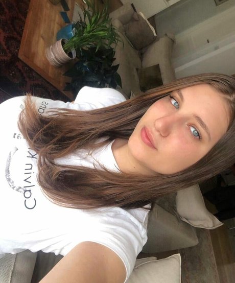 Shira Shabat high quality pornstar picture