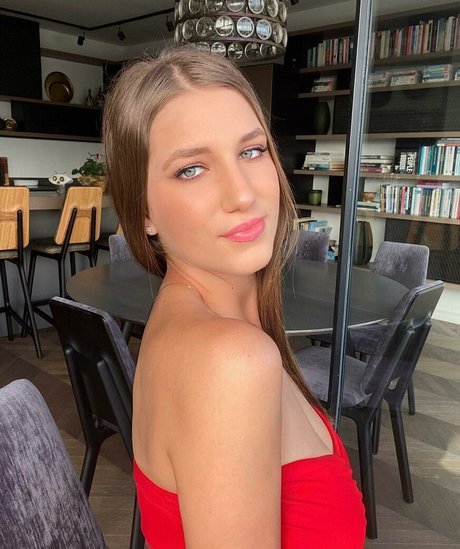 Shira Shabat nude actress photos