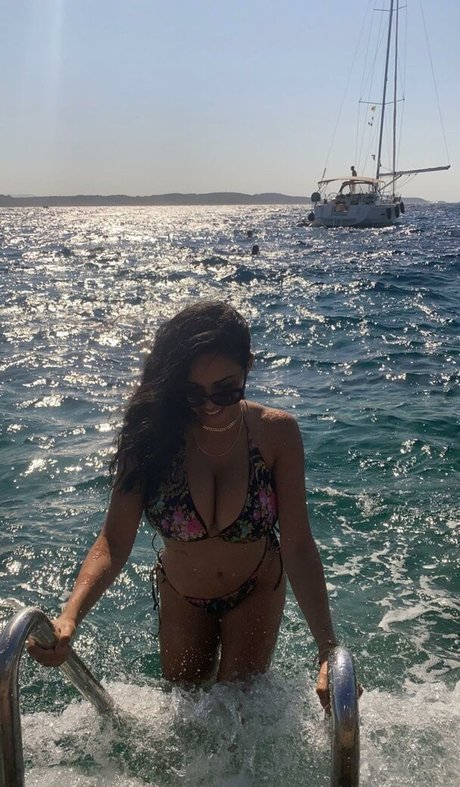 Tara Yazdi nice pornstar img