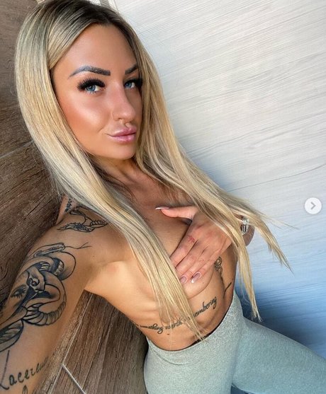 giulismolteni pornstar hot picture