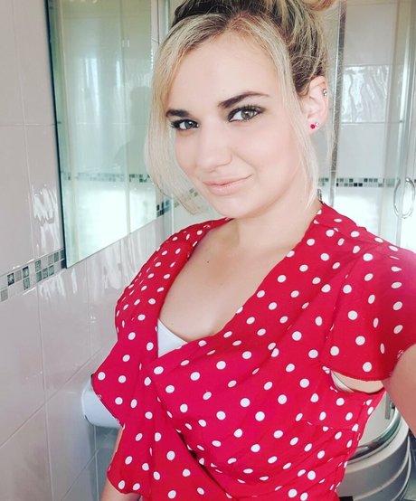 gassygirldolly pornstar hot photos