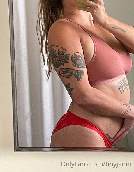 tinyjennn sexy pornstar gallery
