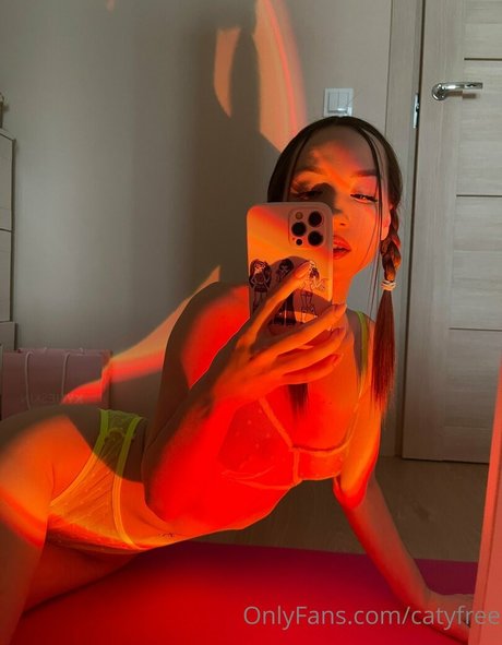 catyfree nude model pictures