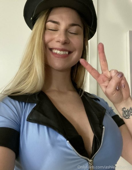 ashleyalban94 sexy star photo