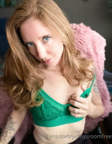 jennysroompics star top photo