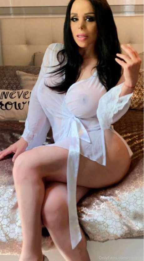 Coralba sex model img