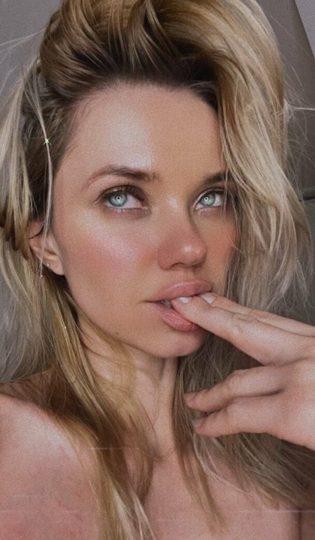 lionawild pornstar sexy gallery