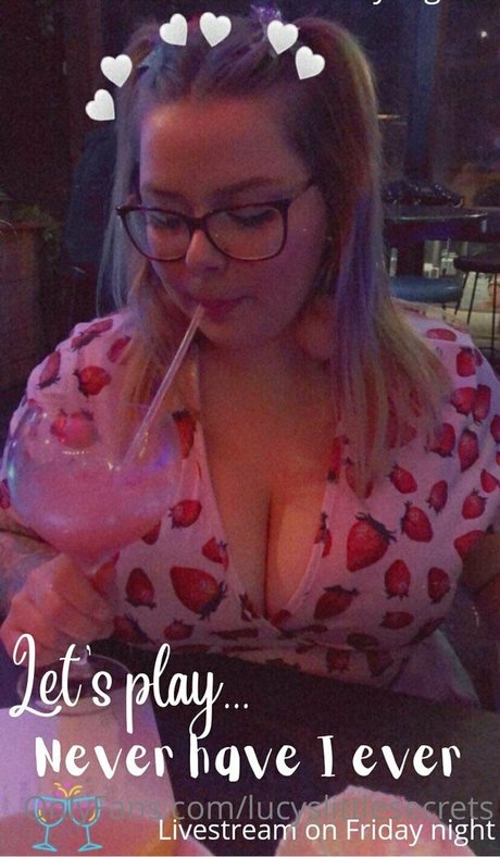 lucyslittlesecrets hot model photo
