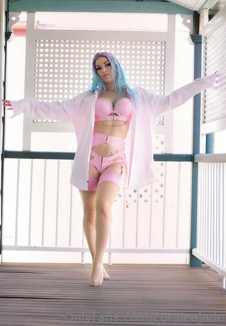 Coraleajade porn model img