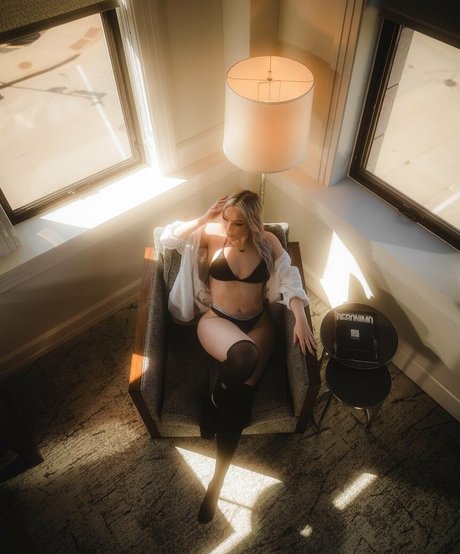 Tauruslillith beautiful model image