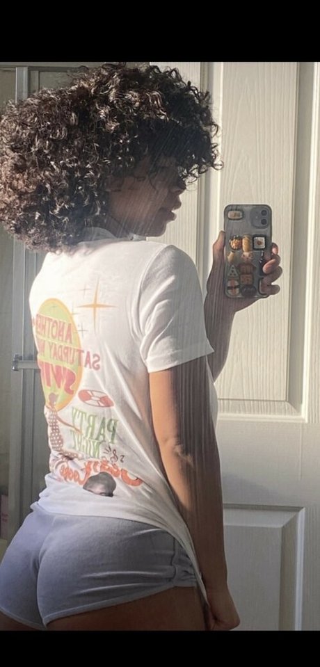 youngcoconut pornstar nice picture