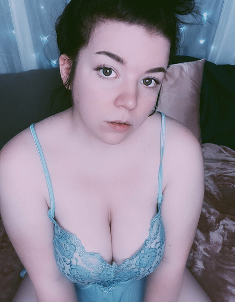 itsahmiamarie exclusive model image