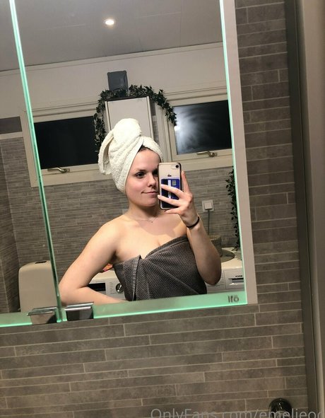 emelieoc model pornographic gallery