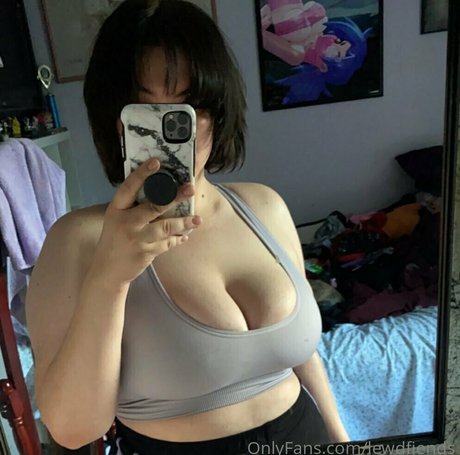 Lewdfiends exclusive pornstar images