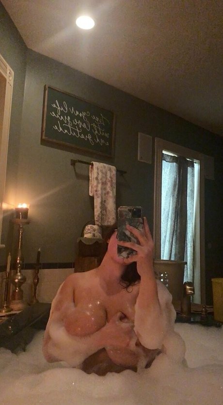 broodingaf pornographic model pictures