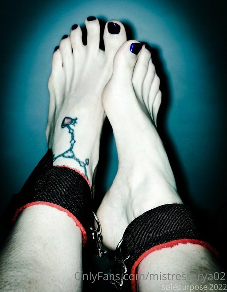 mistressarya02 star top pictures