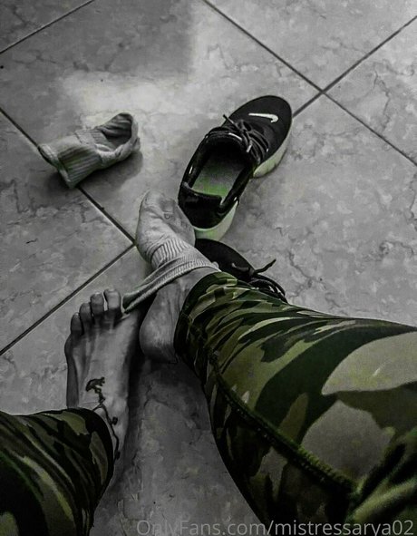 mistressarya02 exclusive model image