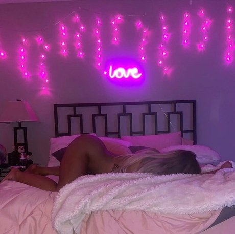 kendal lovins pretty actress photo