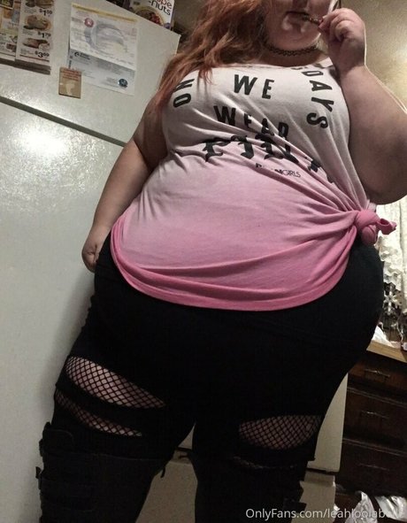 leahloolabelle model high quality photo