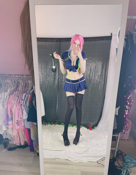 lealollyfree porn actress image