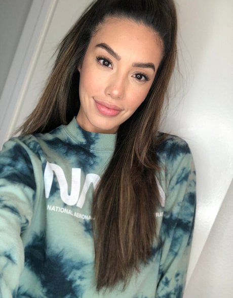 All Bella model art gallery