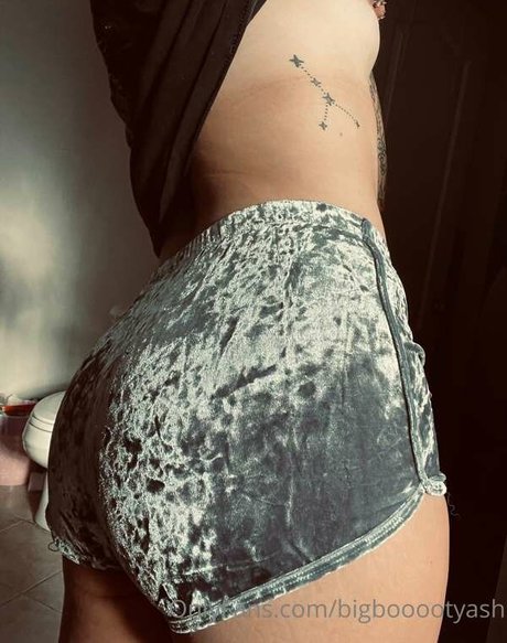 Ashley Sikes adult model galleries