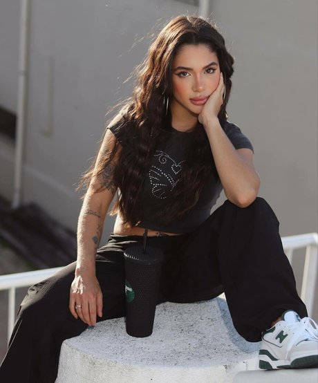 Ana Carolina Studart exclusive model pics