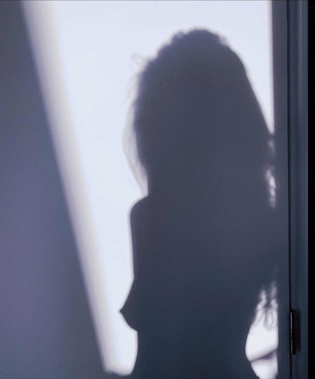 Dodie Clark model best archive