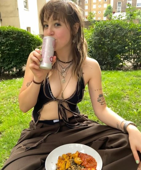 _femalien high quality actress picture