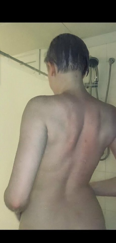 louisesky3 model photo