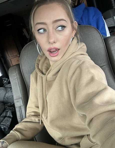 Karah Brooke model xxx gallery