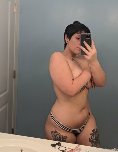 basilbabyy beautiful model image