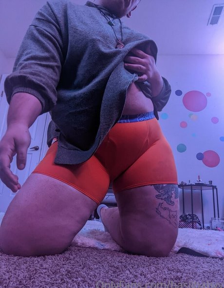 basilbabyy star hot images