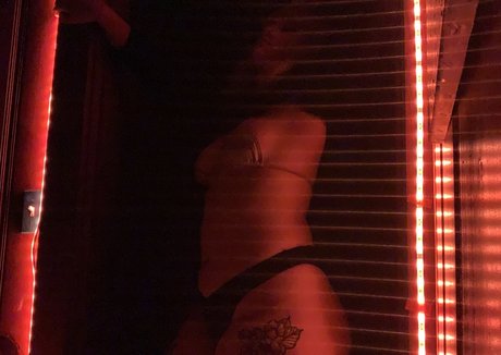 basilbabyy star erotic pic