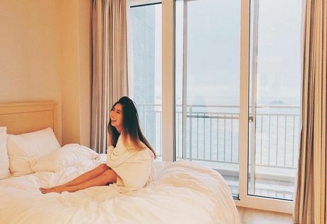 Jinnnyk pornographic model pics