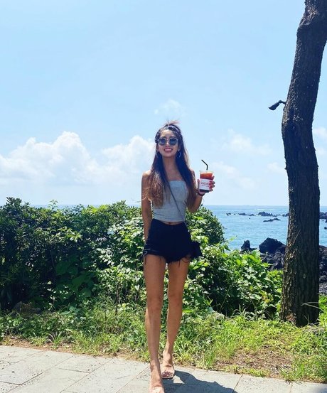 Jinnnyk beautiful pornstar photos