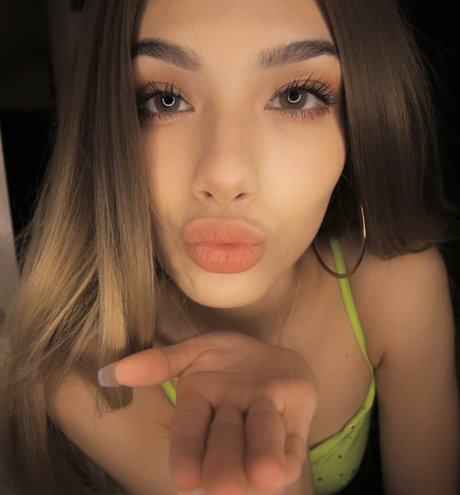 NatalieeFlowerss hd star picture