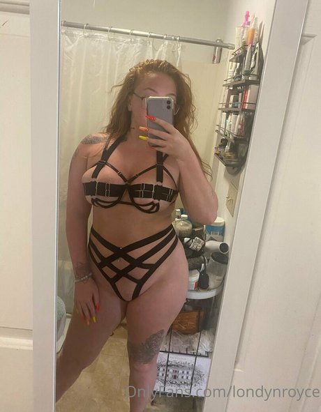 londynroyce star naked image