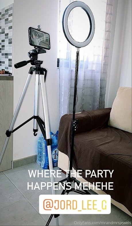 mrandmrsjewels model sexy picture